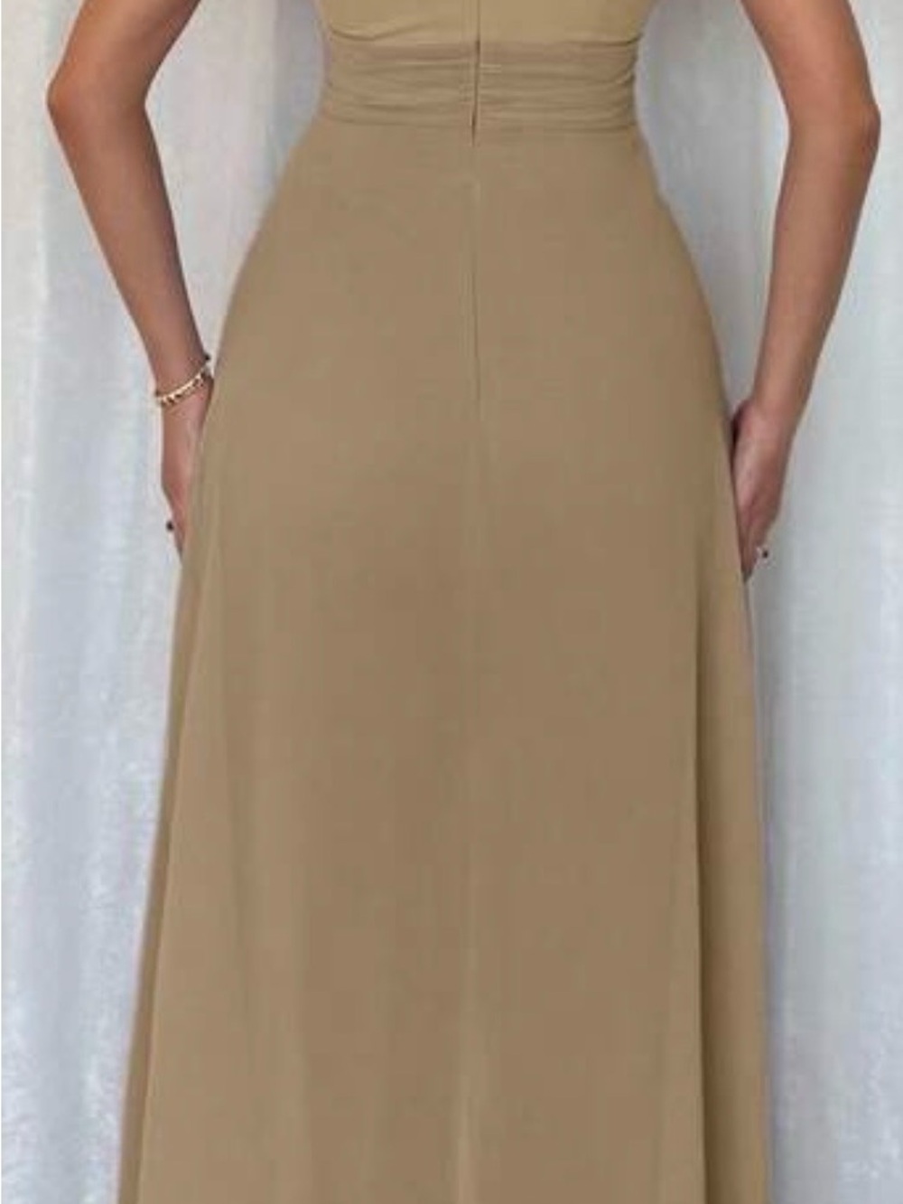 Elegant Sleeveless Wide-Leg Jumpsuit in Taupe - Picture 2 of 4